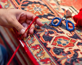 خدمات تخصصی و حرفه ای رفوی فرش در قالیشویی ظفر